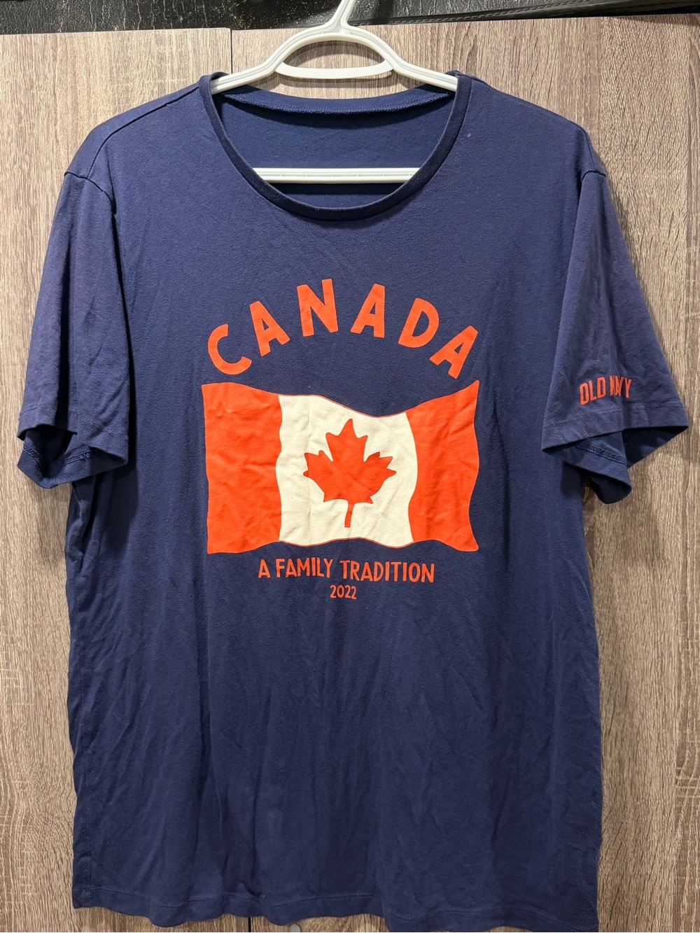 Old Navy Navy Short Sleeve Graphic Tee with Red Canada Flag